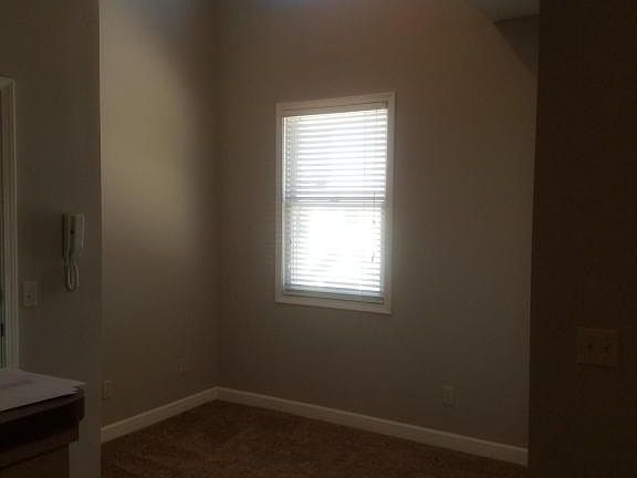 4th image of 2100 Cherry Hill Dr