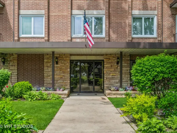 9500 N Washington St APT 510, Niles, IL 60714