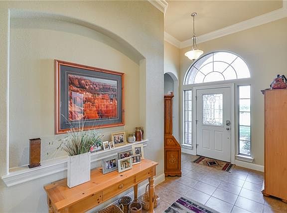 4th image of 5016 Big Springs Dr