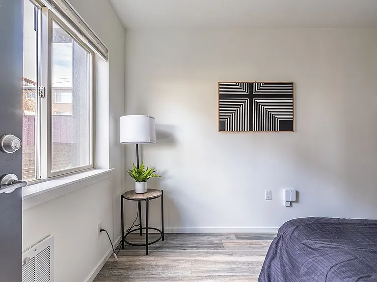 OneOne6 Apartments — Photo 10