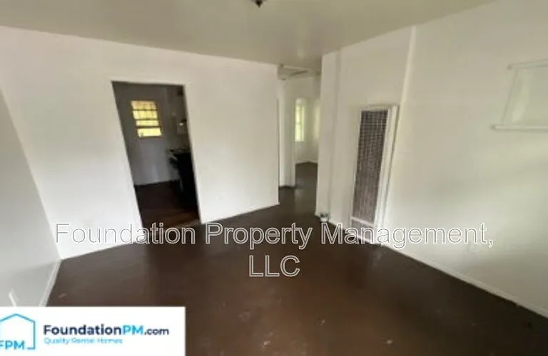 1277 Airways Blvd #2 — Photo 5