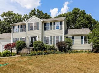 5 Shelly Ln, Whitman, MA 02382