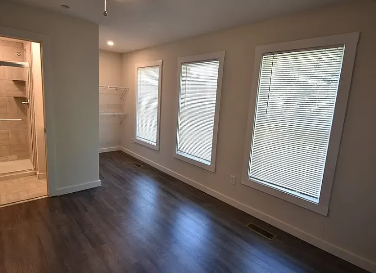 513 Catherine St — Photo 3