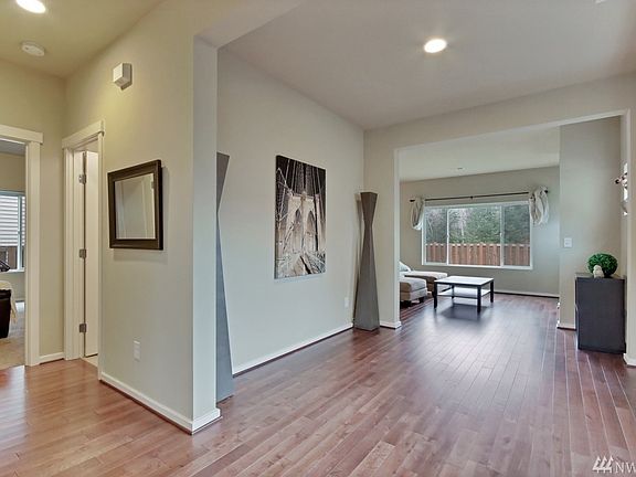 3rd image of 1291 43rd St NE