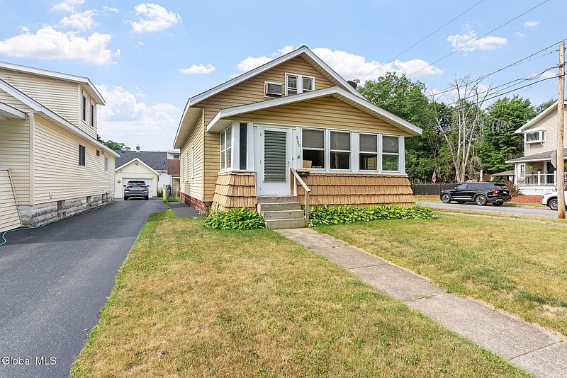 2nd image of 2780 Campbell Avenue