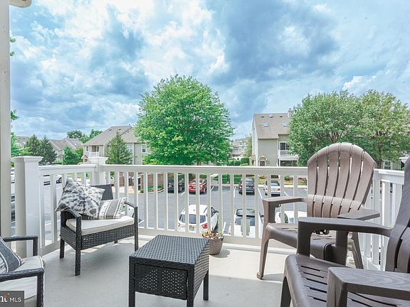 5th image of 1702 Yarmouth Ln