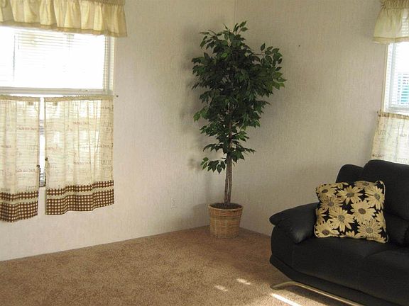 3rd image of 325 Sierra Vista Dr