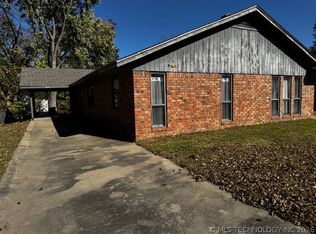 930 E 7th St #B, Ada, OK 74820