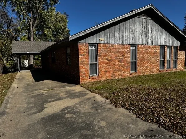 930 E 7th St #B, Ada, OK 74820