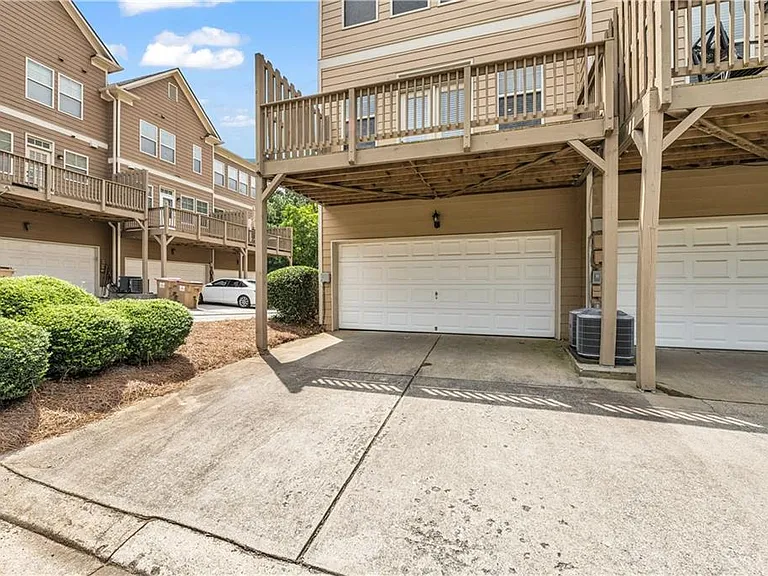 501 Grove Field Ct — Photo 8