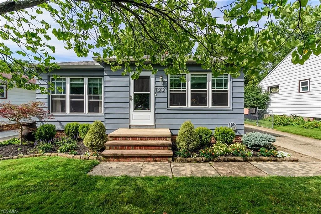 11212 Blossom Ave photo 1