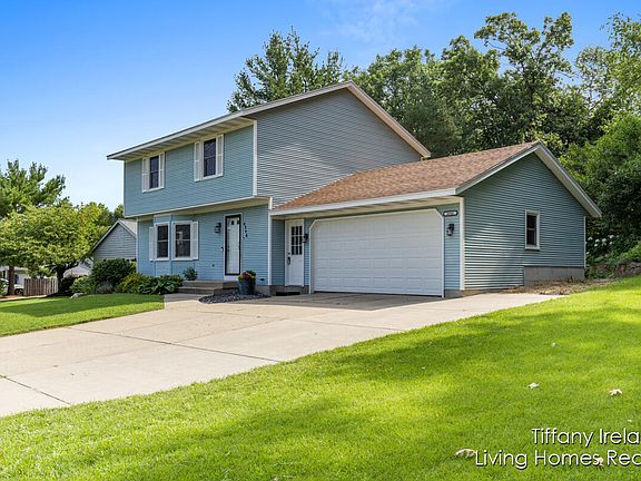 2nd image of 4946 Breckenridge Dr NE