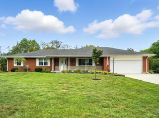 302 Lakeview Dr, Mason, OH 45040