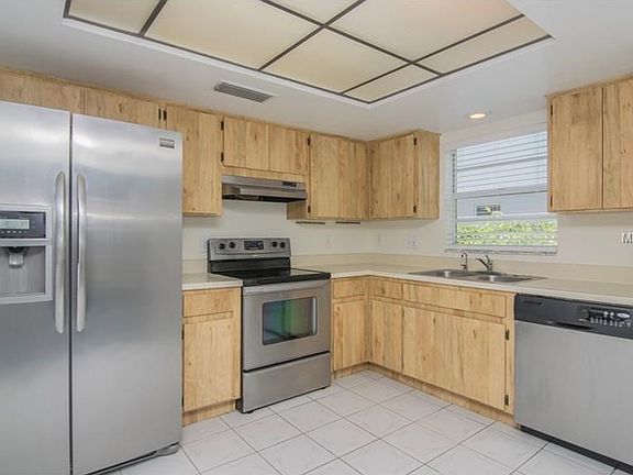 5th image of 16118 Pebblebrook Dr