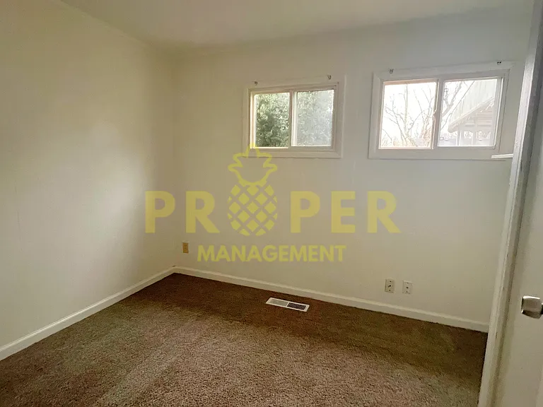 4625 Gardendale Ave — Photo 8