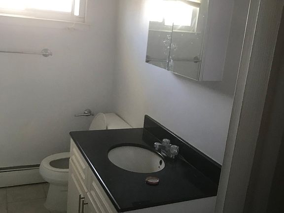 2nd image of 6 Doxsey Pl