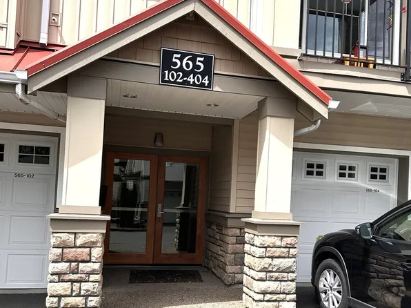 565 NW Lost Springs Ter, Portland, OR 97229