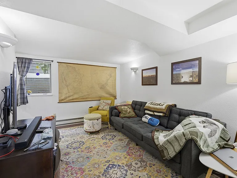 216 N Sherwood St — Photo 8