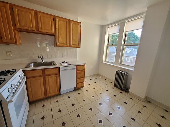 4th image of 20 Colborne Rd #23