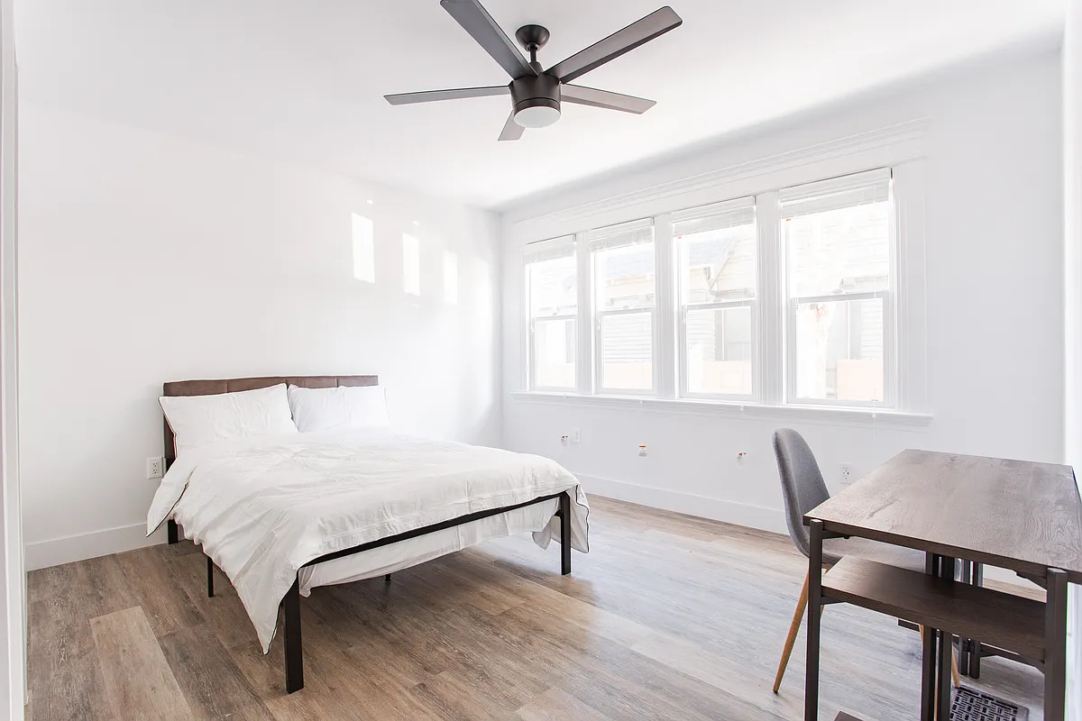 Building Photo - 1158 W 37th St