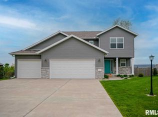 213 Elgin Ave, Washington, IL 61571