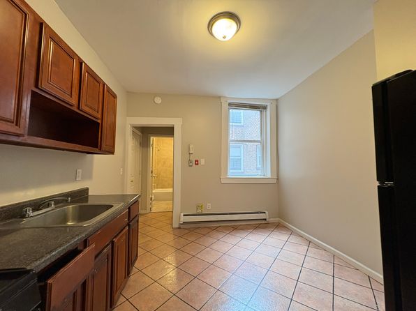 393 13th Ave #5