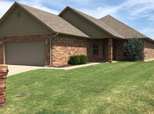 1100 Falling Leaf Ter, Moore, OK 73160