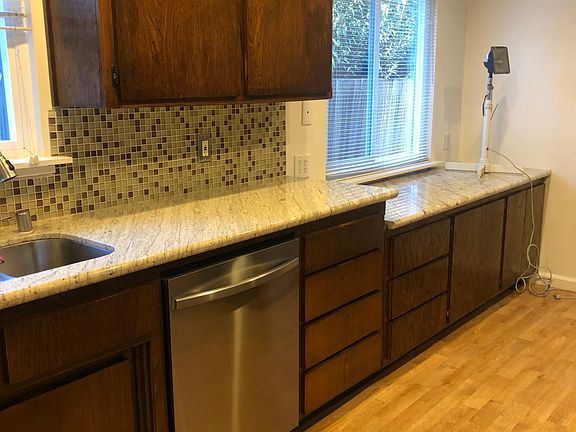 4th image of 5342 Camellia Ave