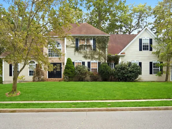 1431 Oakwood Hollow Ln, Toms River, NJ 08755