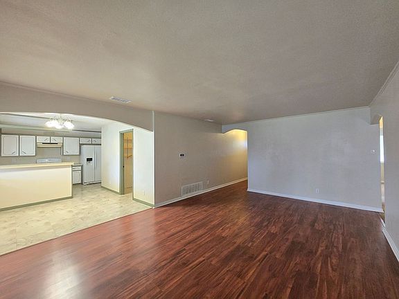 5th image of 1415 Circletree Loop