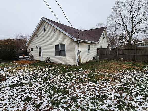 4th image of 96 Maplewood Dr