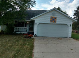 423 N Cherry St, Evart, MI 49631