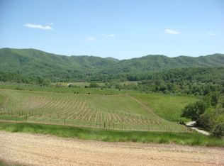 6 Mill Hill Ln, Roseland, VA 22967