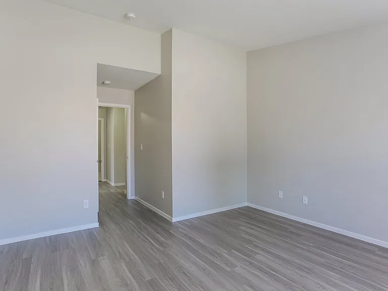 3020 Honeysuckle Ave — Photo 9