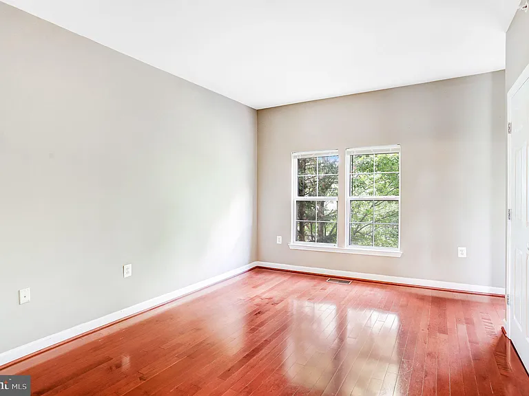 42526 Mayflower Ter — Photo 30