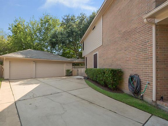 3rd image of 1315 Sandpiper Ct S
