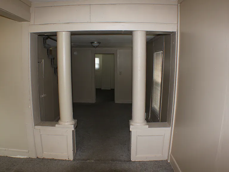 304 S Marion Ave — Photo 2