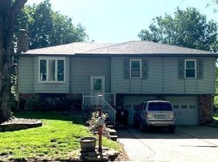 320 N Cleveland Ave W, Belton, MO 64012