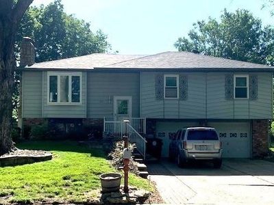 320 N Cleveland Ave W, Belton, MO, 64012