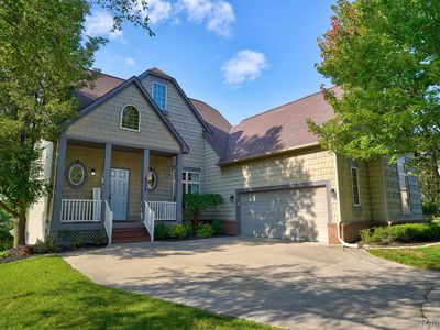 2239 Maiden Ln, Grand Blanc, MI, 48439