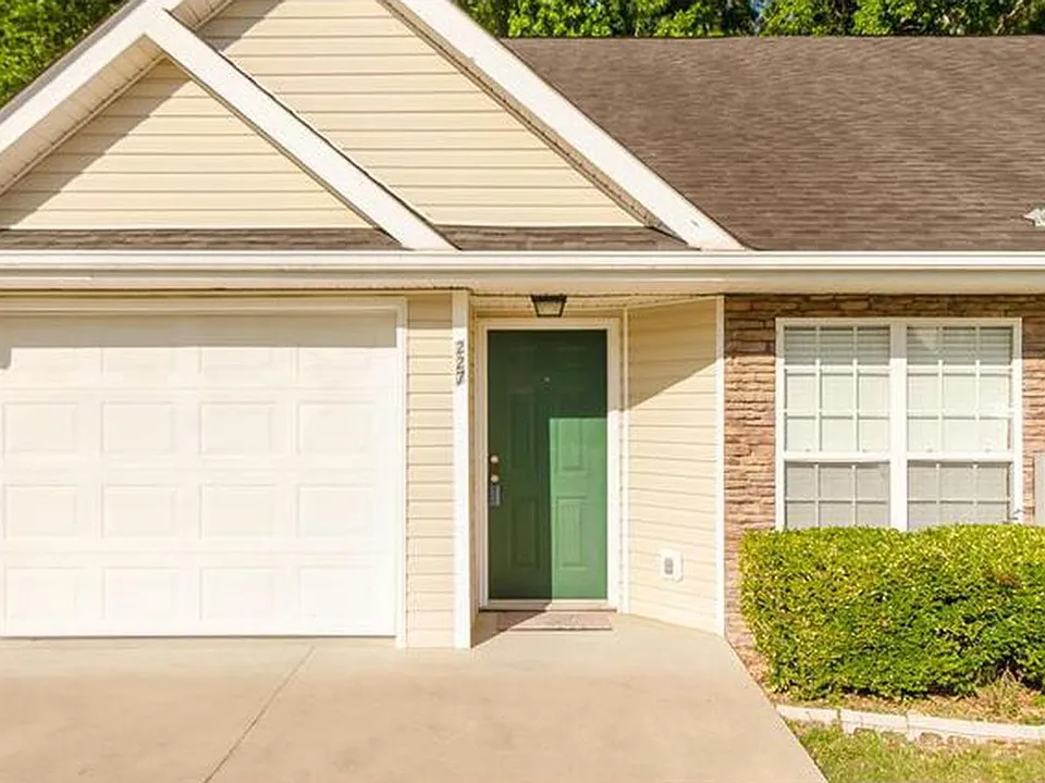 227 Caldwell Cir