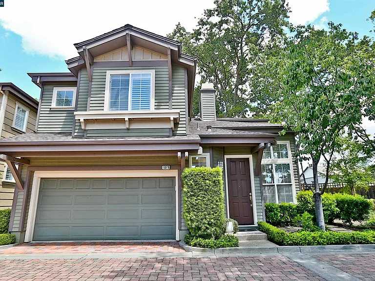 1079 River Rock Ln — Photo 1