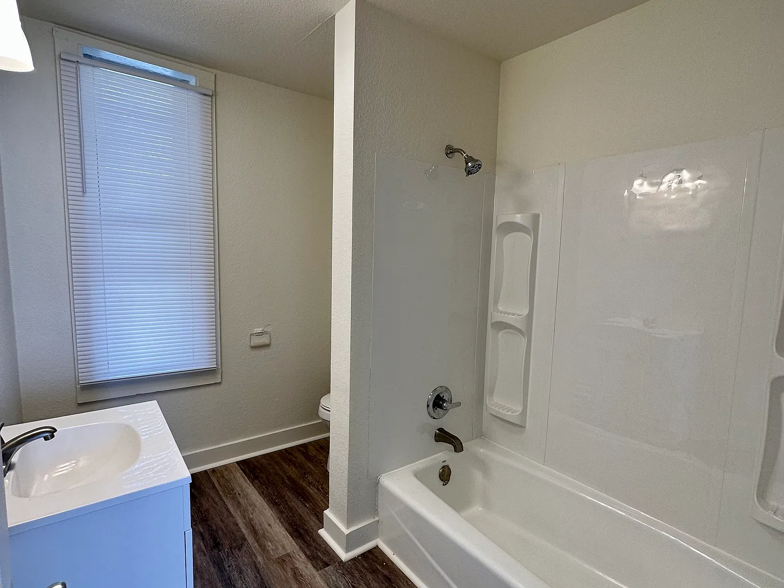 3 bed, 1100 sqft, $1,050 — Photo 4