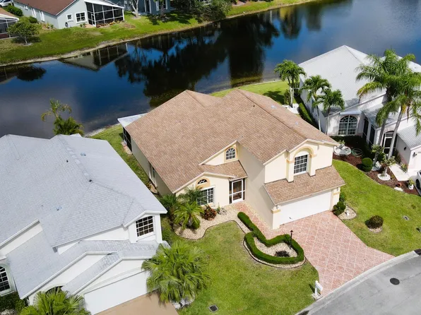 122 Hammocks Court, Greenacres, FL 33413