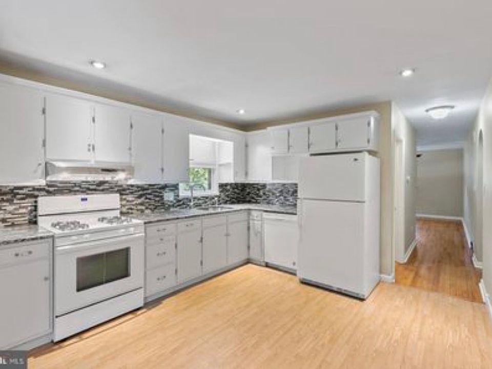 1st image of 25 Glenwood Ave #A