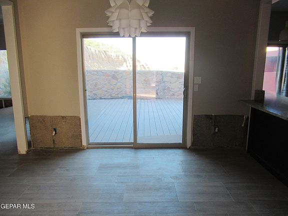 2nd image of 4000 Camelot Heights Dr Unit D