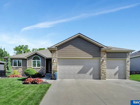 2320 Vavrina Ln, Lincoln, NE 68512