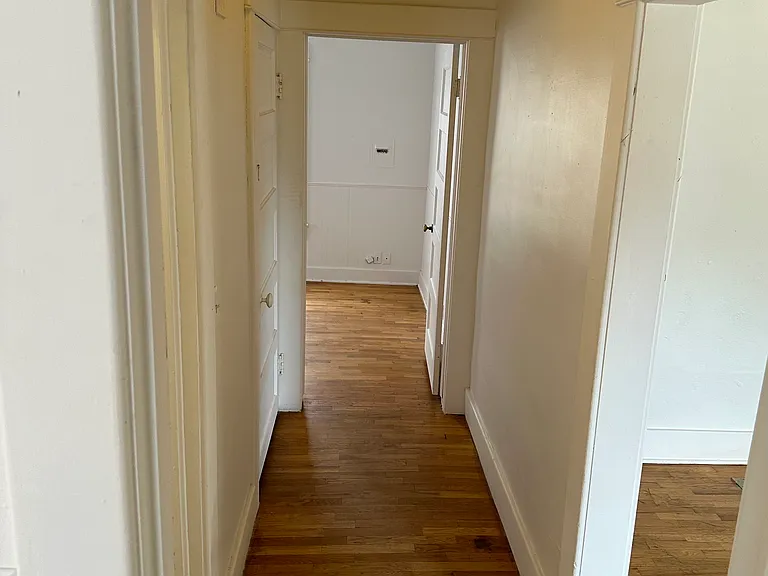 1014 Barnes St — Photo 8