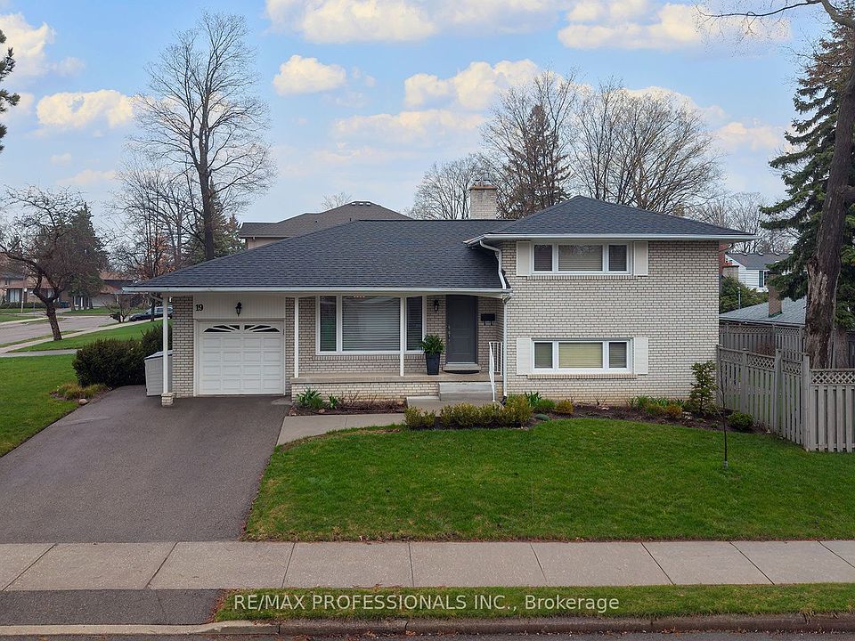 1st image of 19 Boxwood Rd