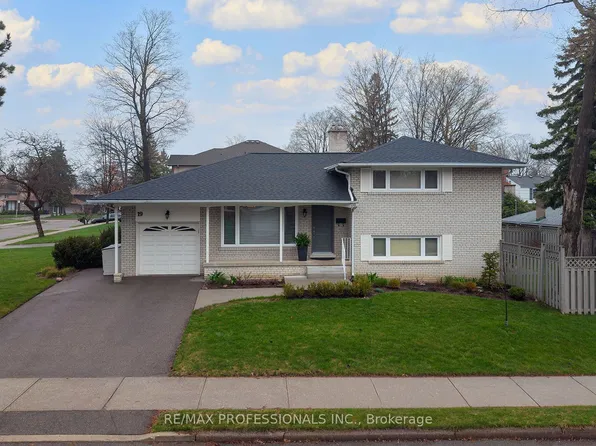 19 Boxwood Rd, Toronto, ON M9C 2W6